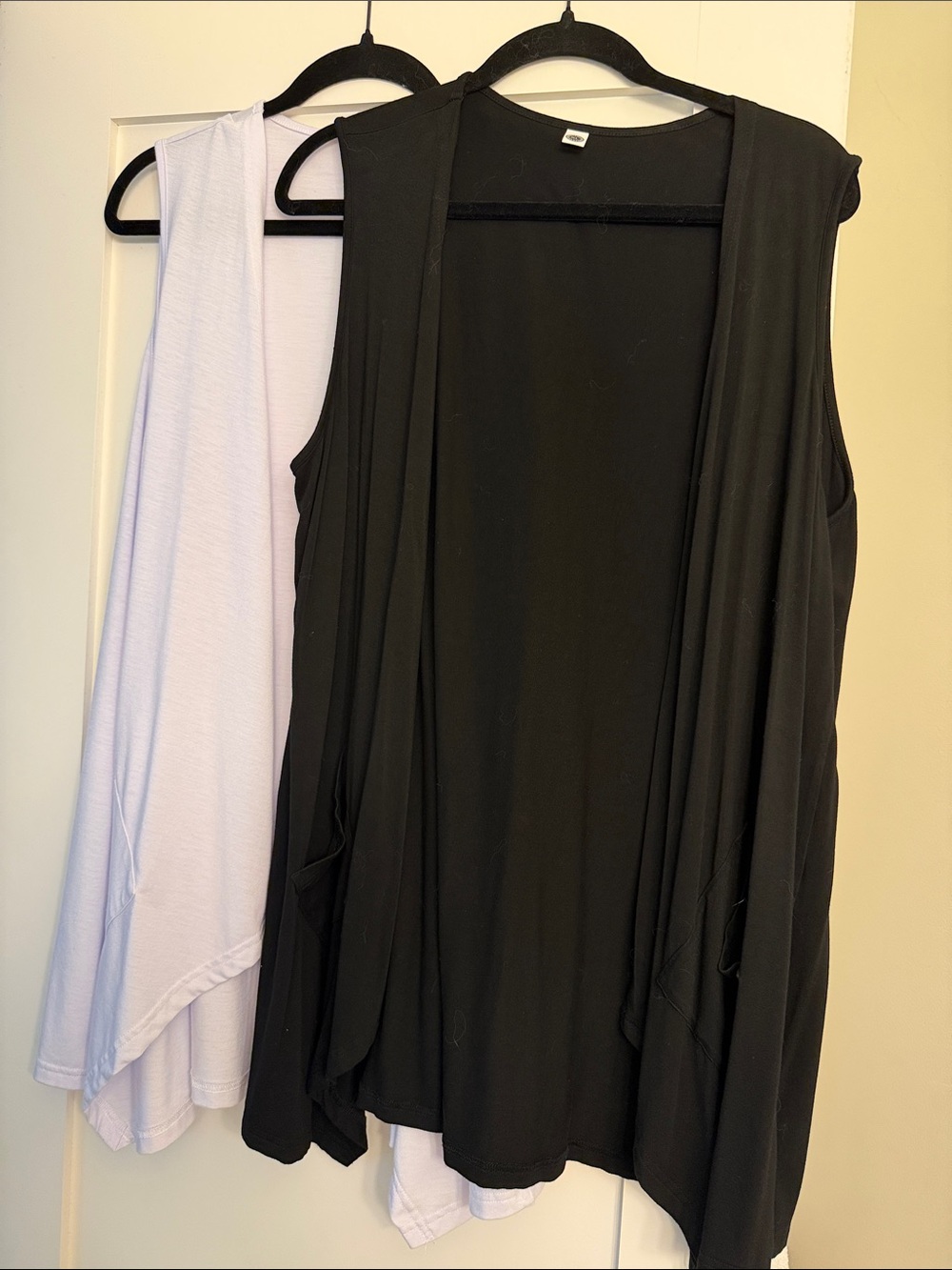 Set of 2 Sleeveless Open-Front Layering Vests- Black and White